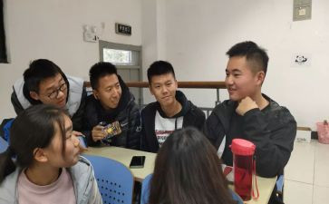 大学班长月总结报告6篇