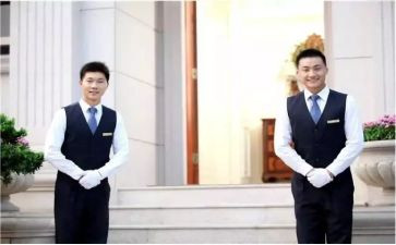 服务员半年度工作总结报告6篇