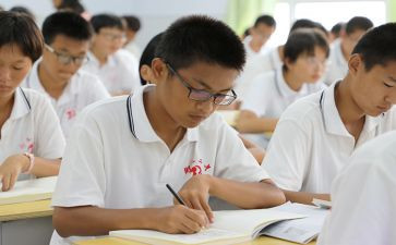 高一物理教师学期工作总结7篇