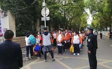 爱护校园环境讲话稿6篇