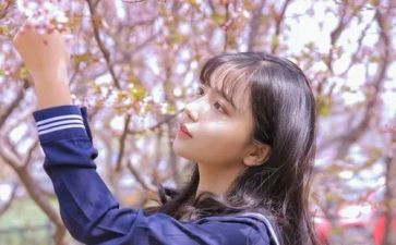 《女生女生》读后感参考8篇